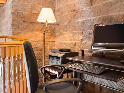 Trung tâm hội nghị