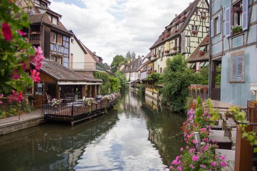 Nơi tham quan gần đây