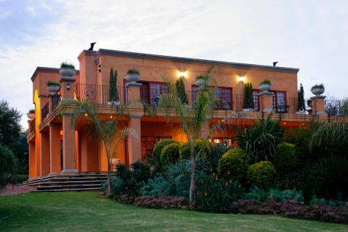 Ngoại cảnh khách sạn