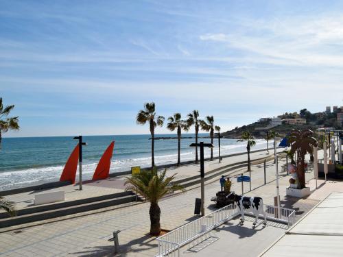 Khu vực xung quanh