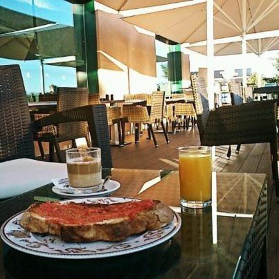 Đồ ăn và thức uống