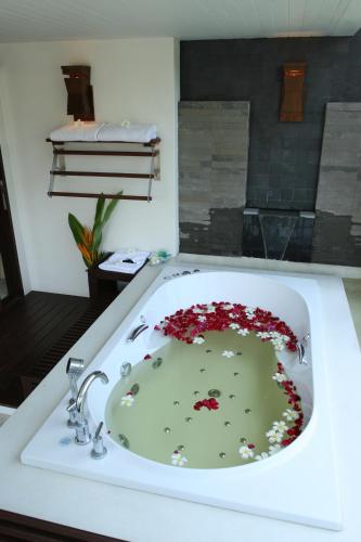 Bồn tắm nước nóng