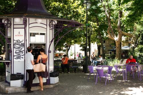 Nơi tham quan gần đây