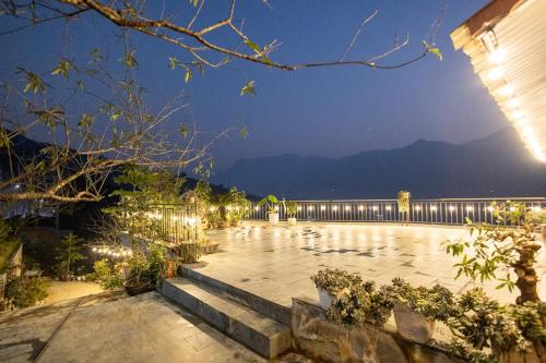 Khu vực xung quanh