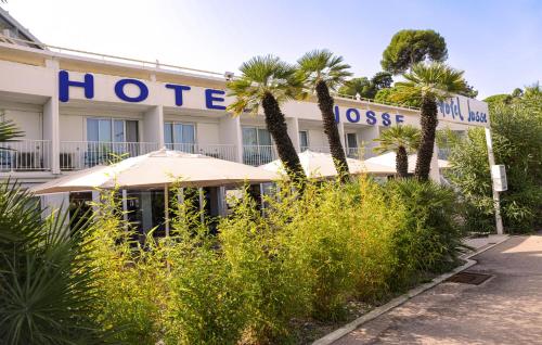 Ngoại cảnh khách sạn