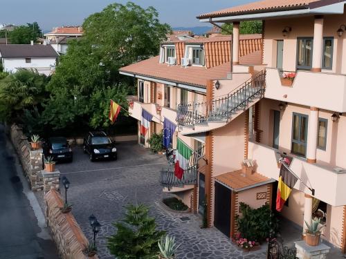 Ngoại cảnh khách sạn