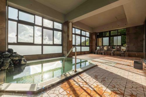 Tắm suối nước nóng