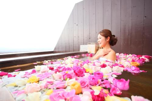 Tắm suối nước nóng