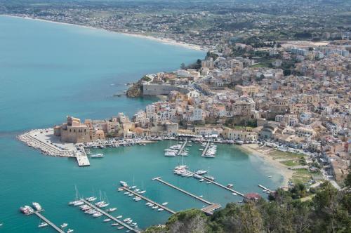 Khu vực xung quanh