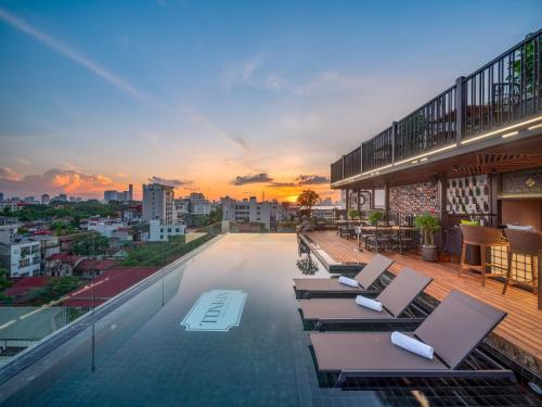 Khu vực xung quanh