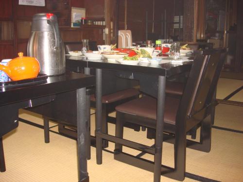 Đồ ăn và thức uống