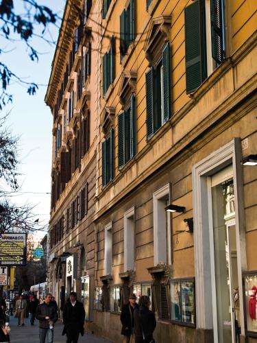 Khu vực xung quanh