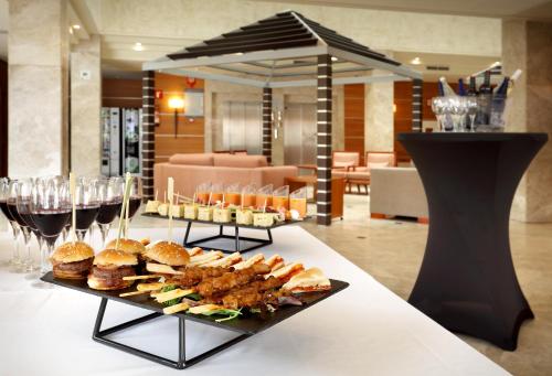 Đồ ăn và thức uống